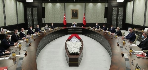 Kısıtlamalar Geri Mi Geliyor? Kapanmalar Başlayacak Mı?